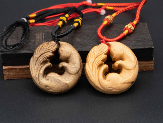 cute fox pendant necklace,wood pendant, fox pendant,fox necklace,autumn fox,animal necklace,wood carving,carve pendant,carve wood